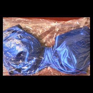 Fredricks of Hollywood 36F bra